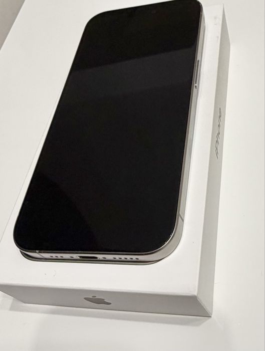 iPhone 15 pro 256GB, Natural Titanium + szklo i etui SPIGEN - Gratis!