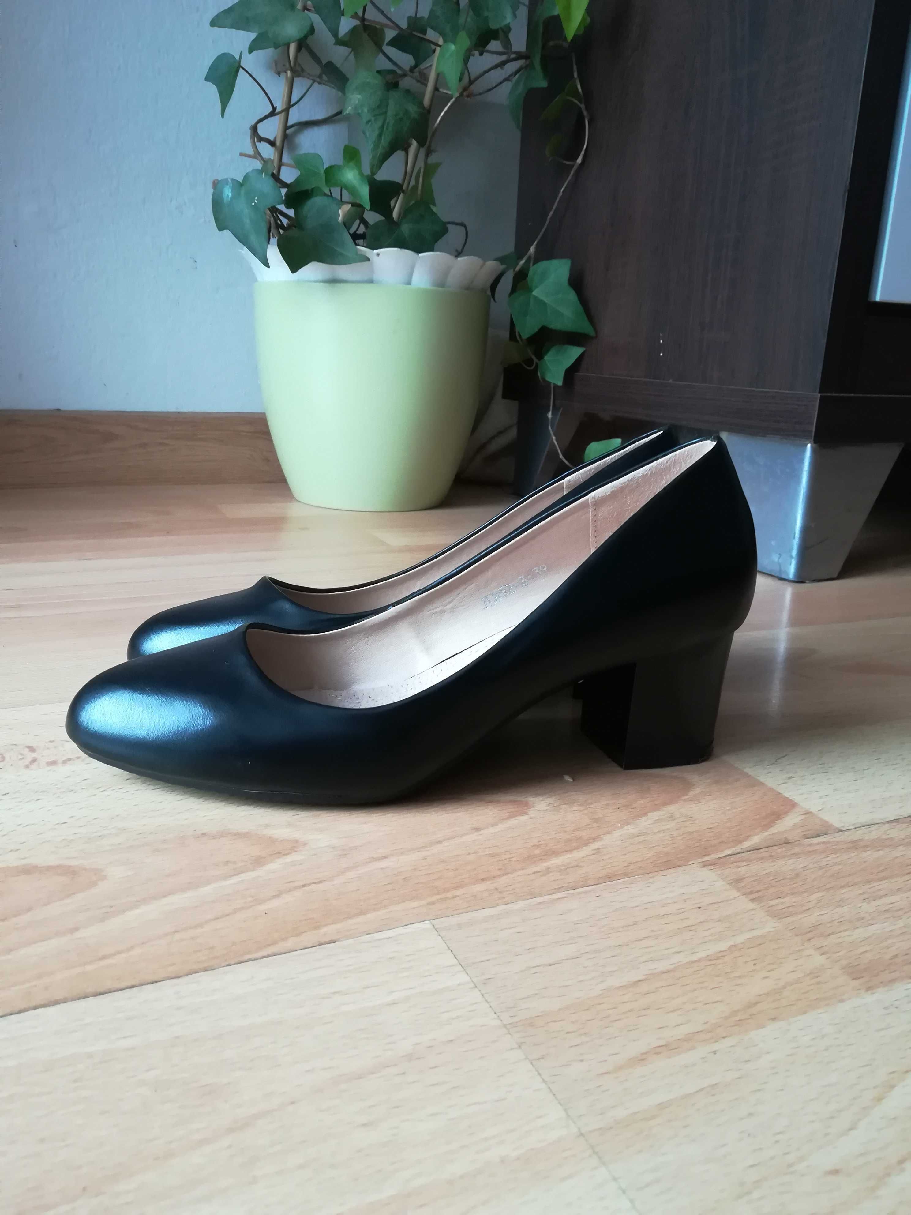 Buty damskie czółenka 39