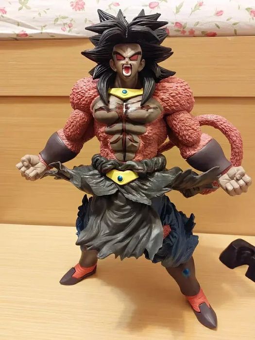 Figura Broly Super Guerreiro 4