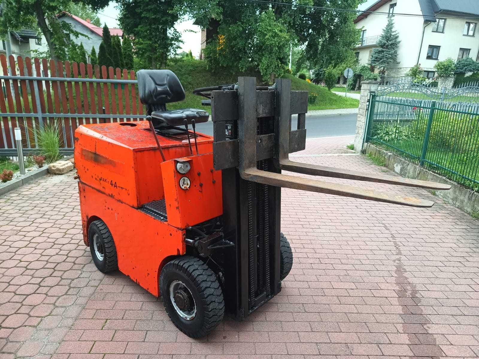 Wózek widłowy Rak 4 wspomaganie