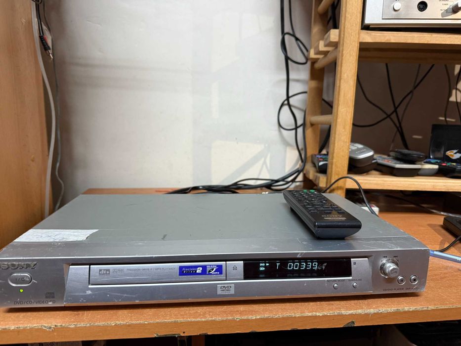 Odtwarzacz CD/DVD Sony DVP-NS305 pilot
