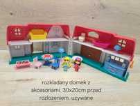 Rozkladany domek dla lalek z garażem