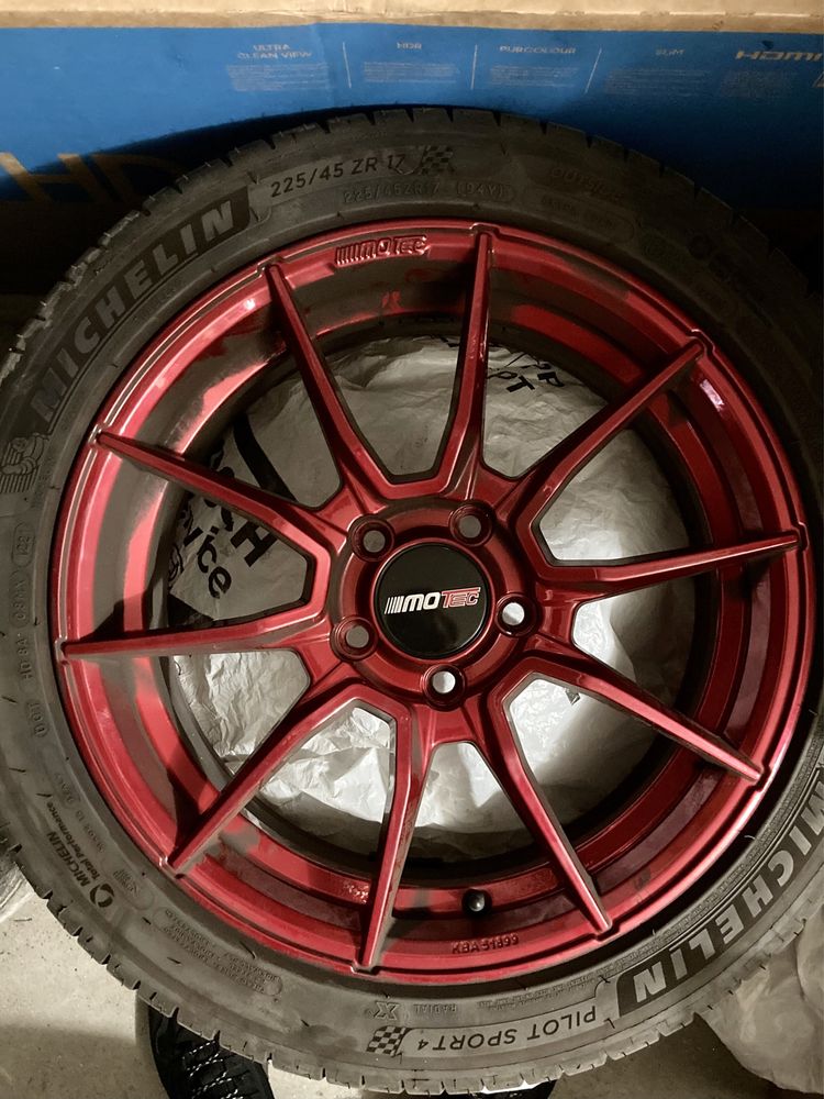 MOTEC Ultralight 5x112 ET42 Michelin PS4 225/45 R17