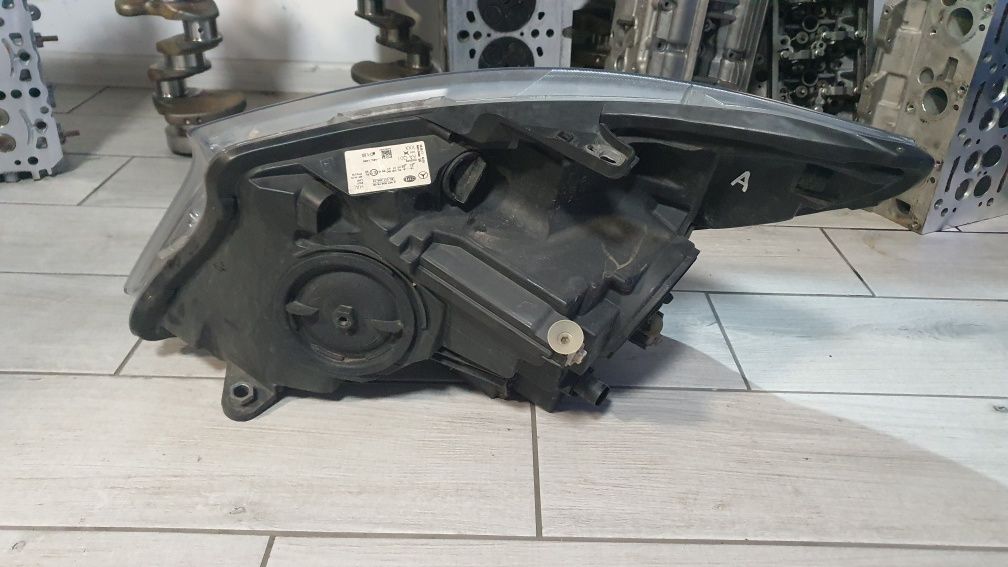 Передня права фара Mercedes-Benz vito w447 2015-2023