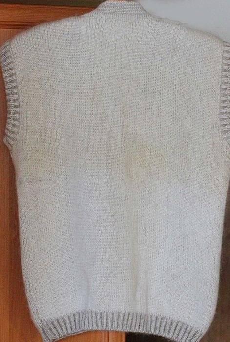 Безрукавка жіноча/женская шерсть.Подарунок для мами.