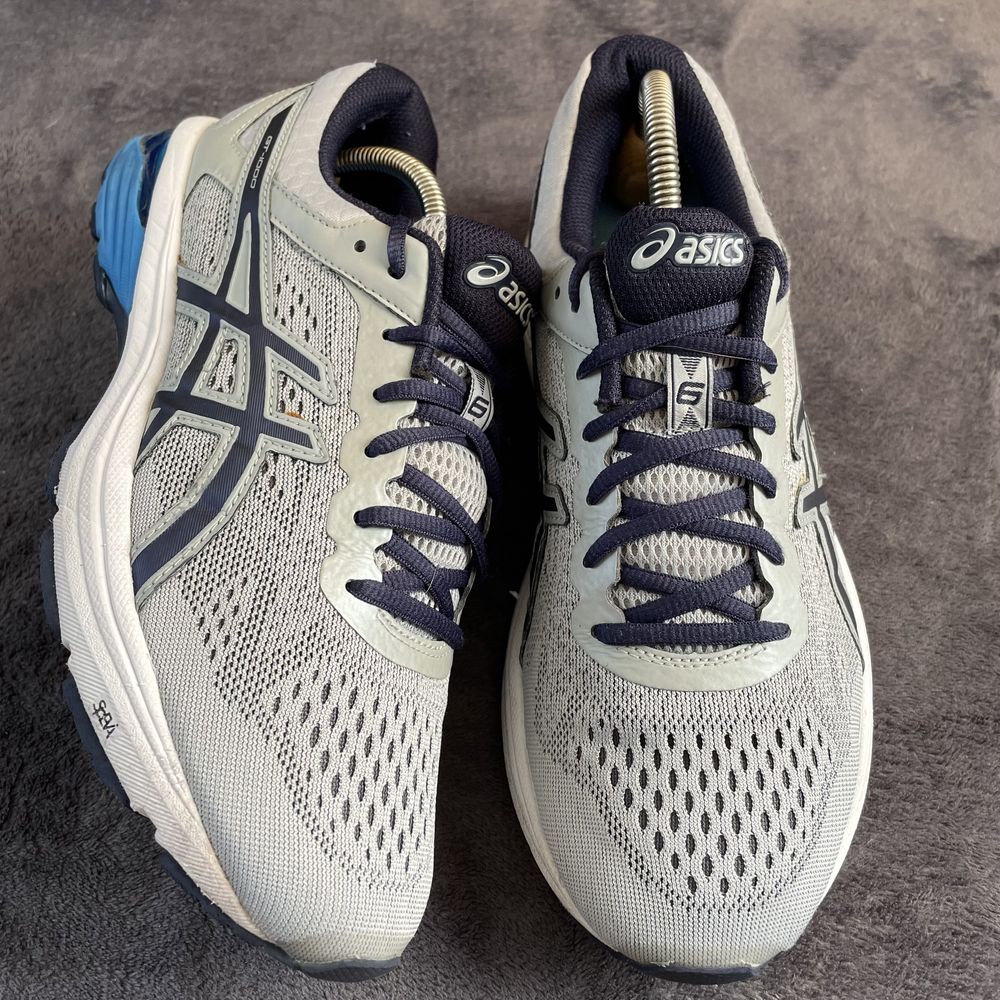 Чоловічі кросівки Asics GT-1000 6. P. 42,5.