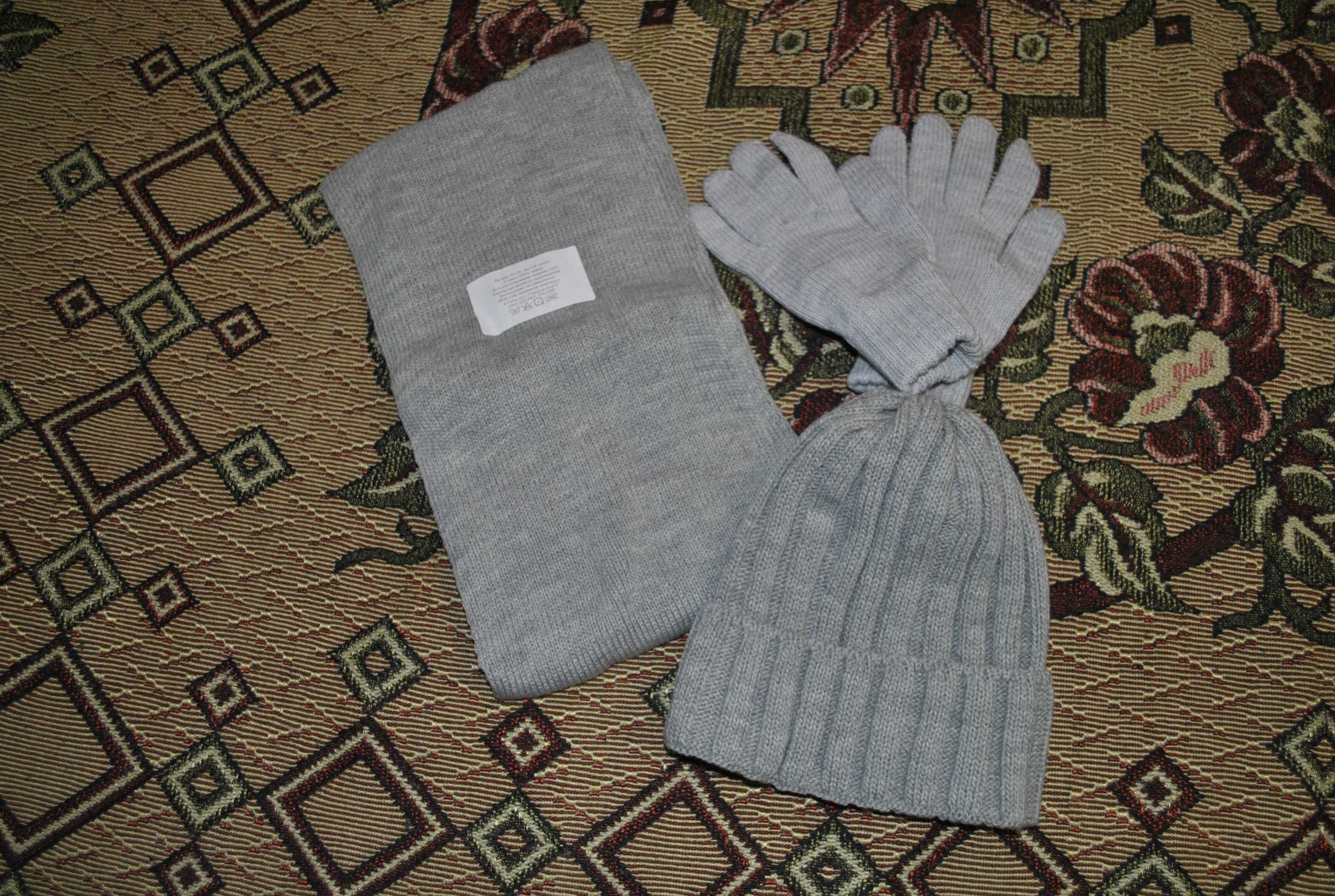 Новый комплект шапка перчатки шарф на 7-8 лет шерсть
