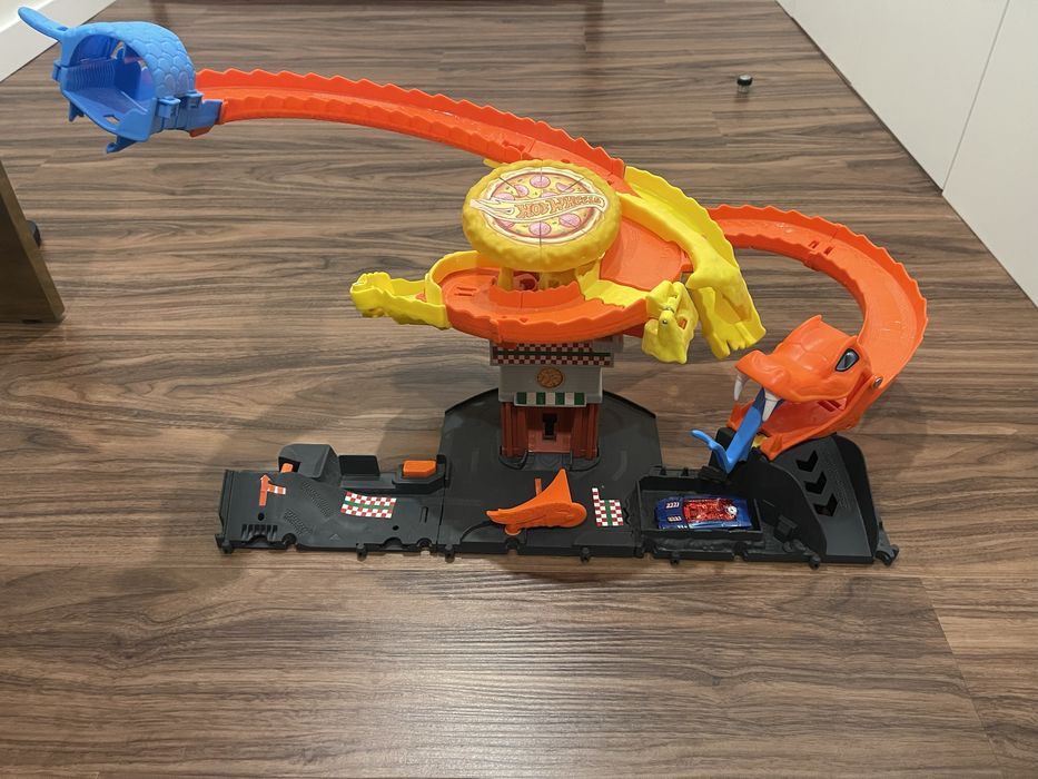 Pista HOT WHEELS Ataque Surpresa