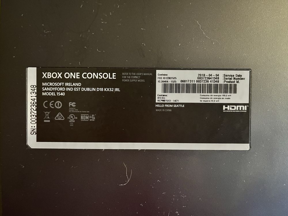 Xbox One 500Gb + pad