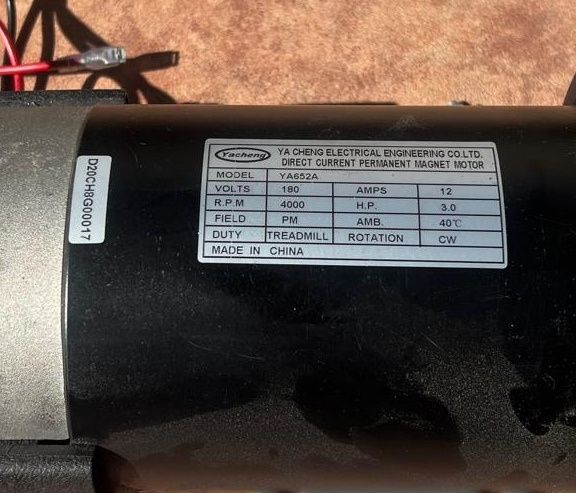 Silnik bieżni Yacheng YA652A