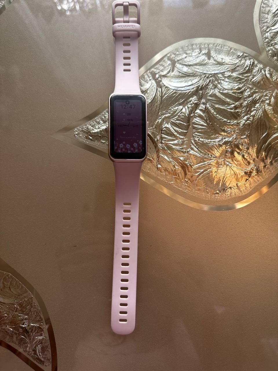 Смарт годинник жіночий Huawei band 8