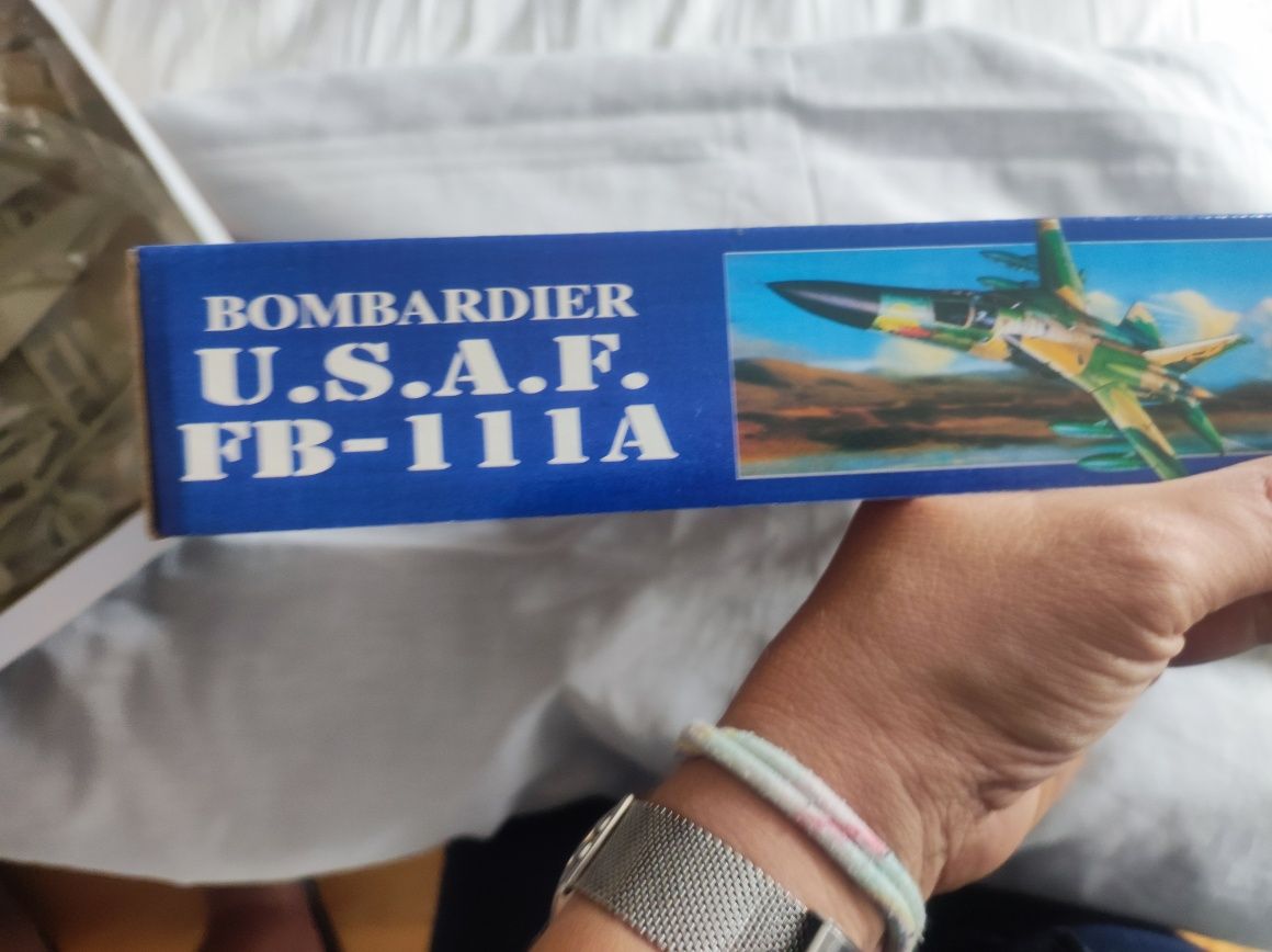 Avião montar 1990 NOVO!!!!!