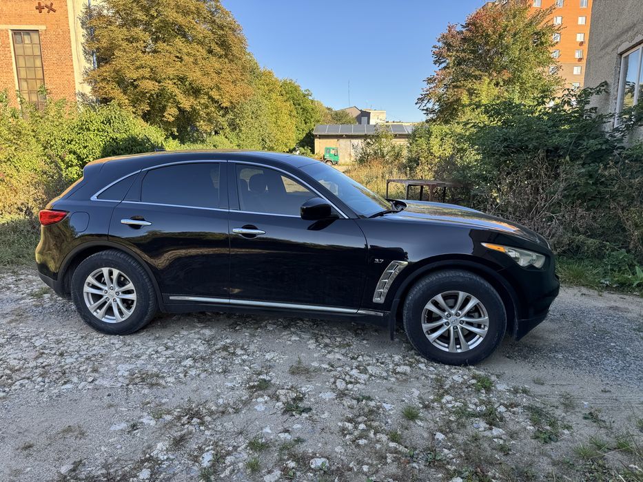 Infiniti QX70 3,7 газ/бенз 2013