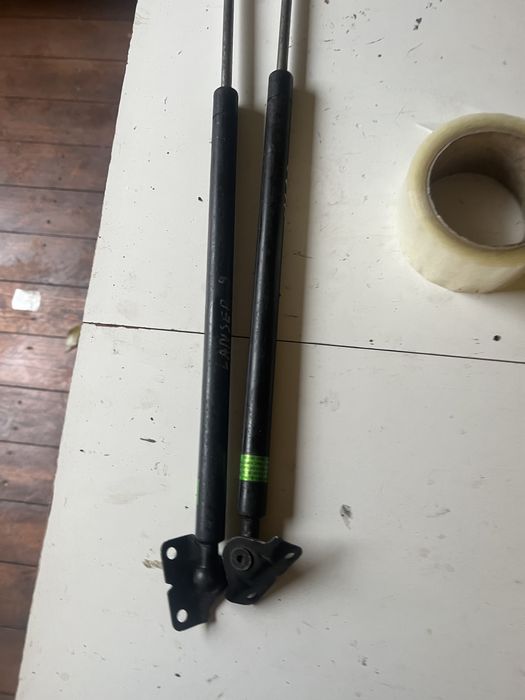 Амортизатор багажника ляды Лансер 9 lanser 9 универсал