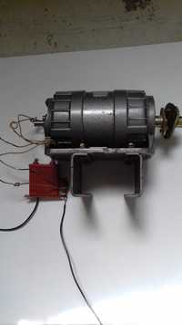 Продам эл. двигатель АВЕ-052-4М3 (60 Вт) 220