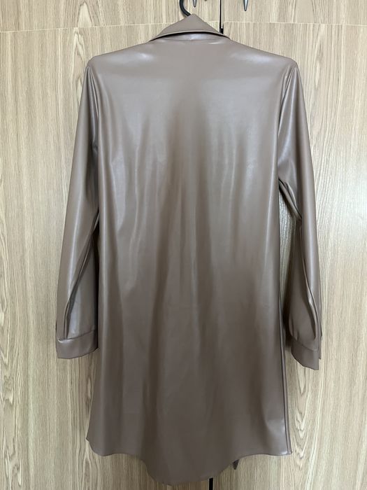 Платье из кожзаменителя