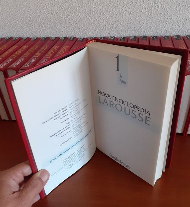 Coleção Completa Nova Enciclopédia Larousse - 22 Volumes