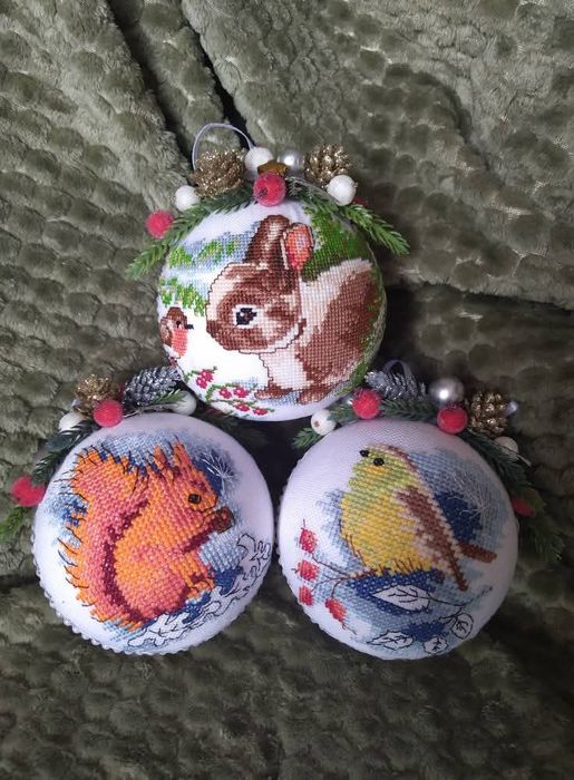 Вишиті новорічні іграшки, подарунок ручної роботи,кульки на ялинку