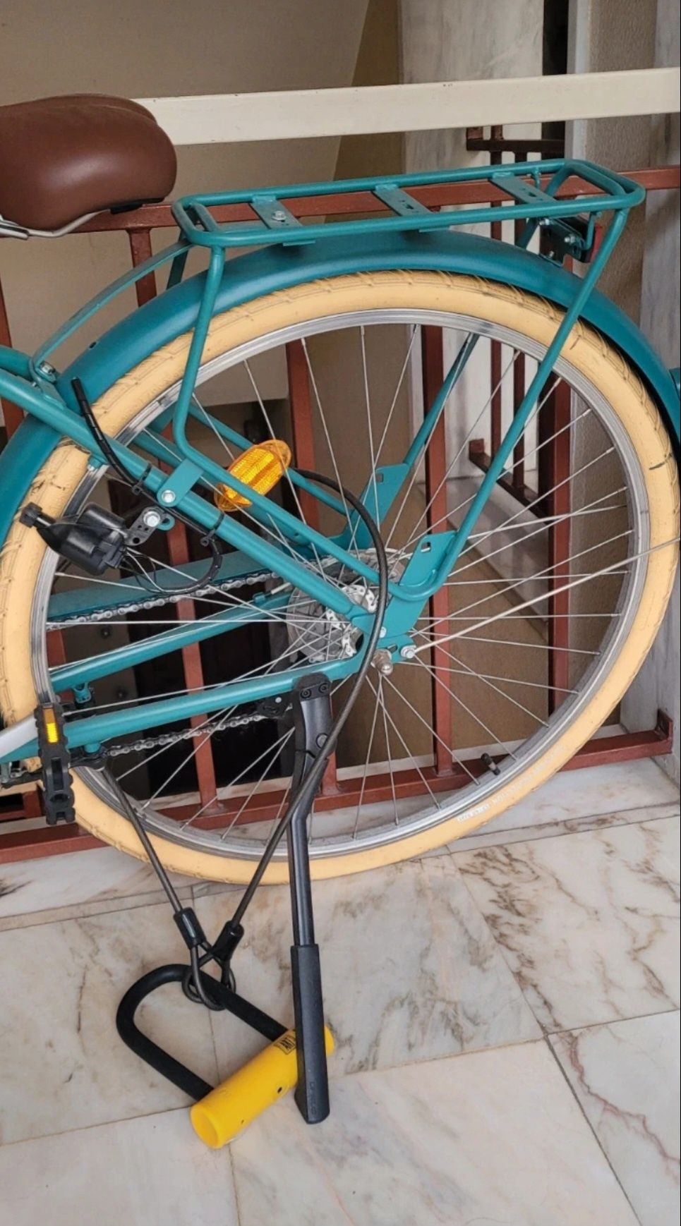 Bicicleta elops nova, usada uma vez