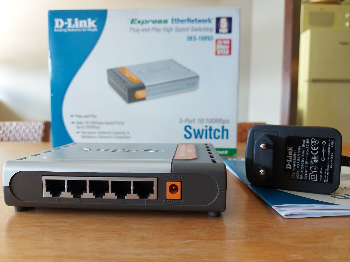 Switch D-Link 5 portas 100Mbps como novo