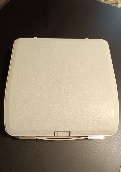 Máquina de escrever Hermes Baby