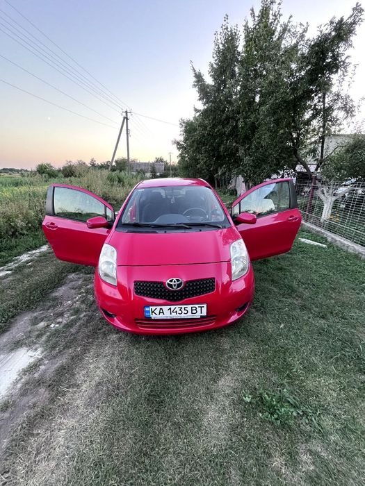 Продаю власне авто Toyota Yaris