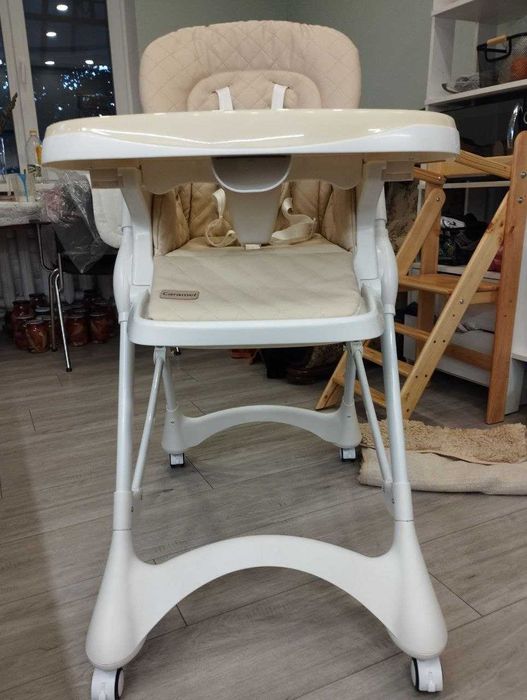 Стільчик для годування CARRELLO Caramel Cream Beige