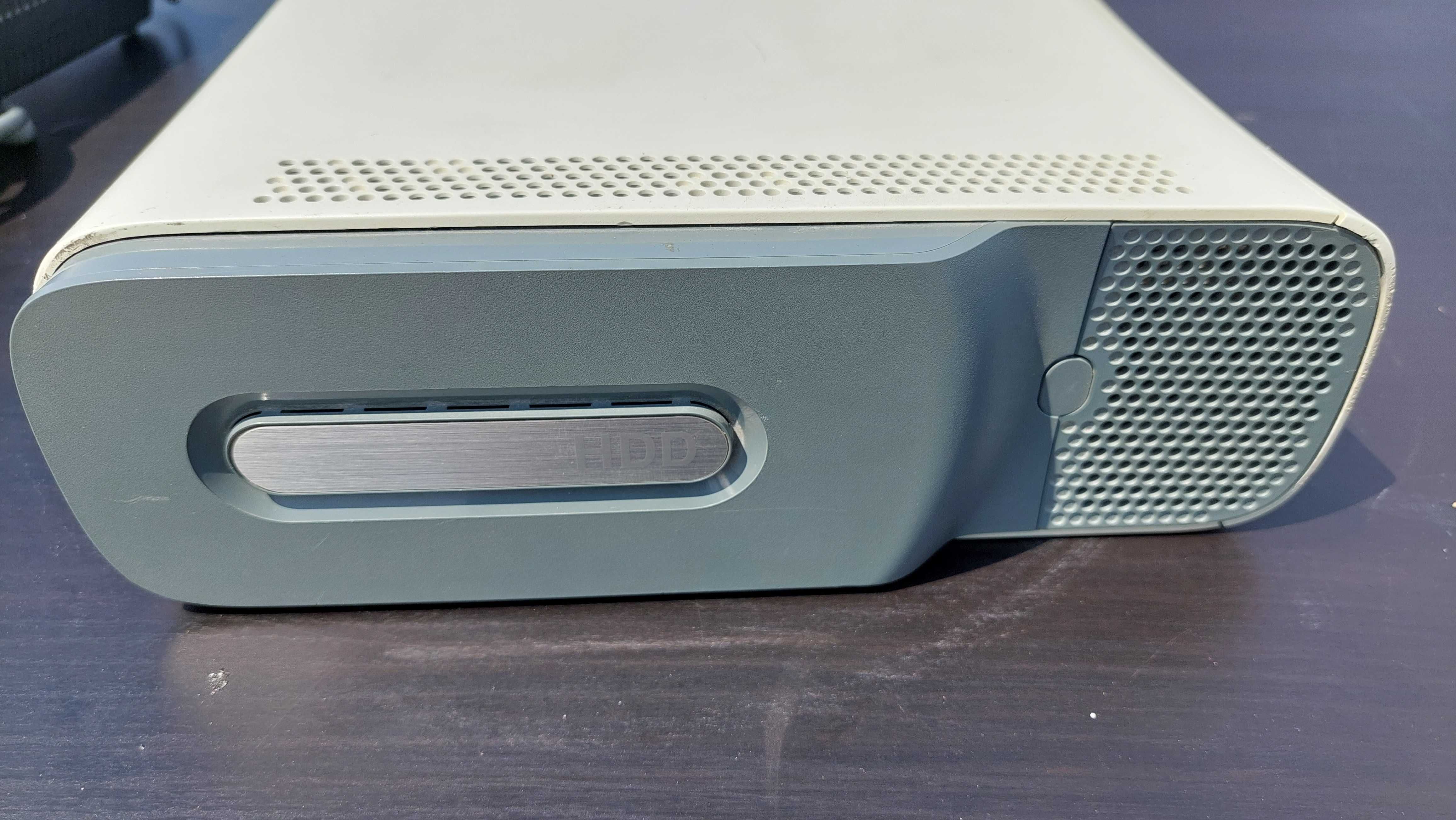 Xbox 360 + 2 pady bezprzewodowe