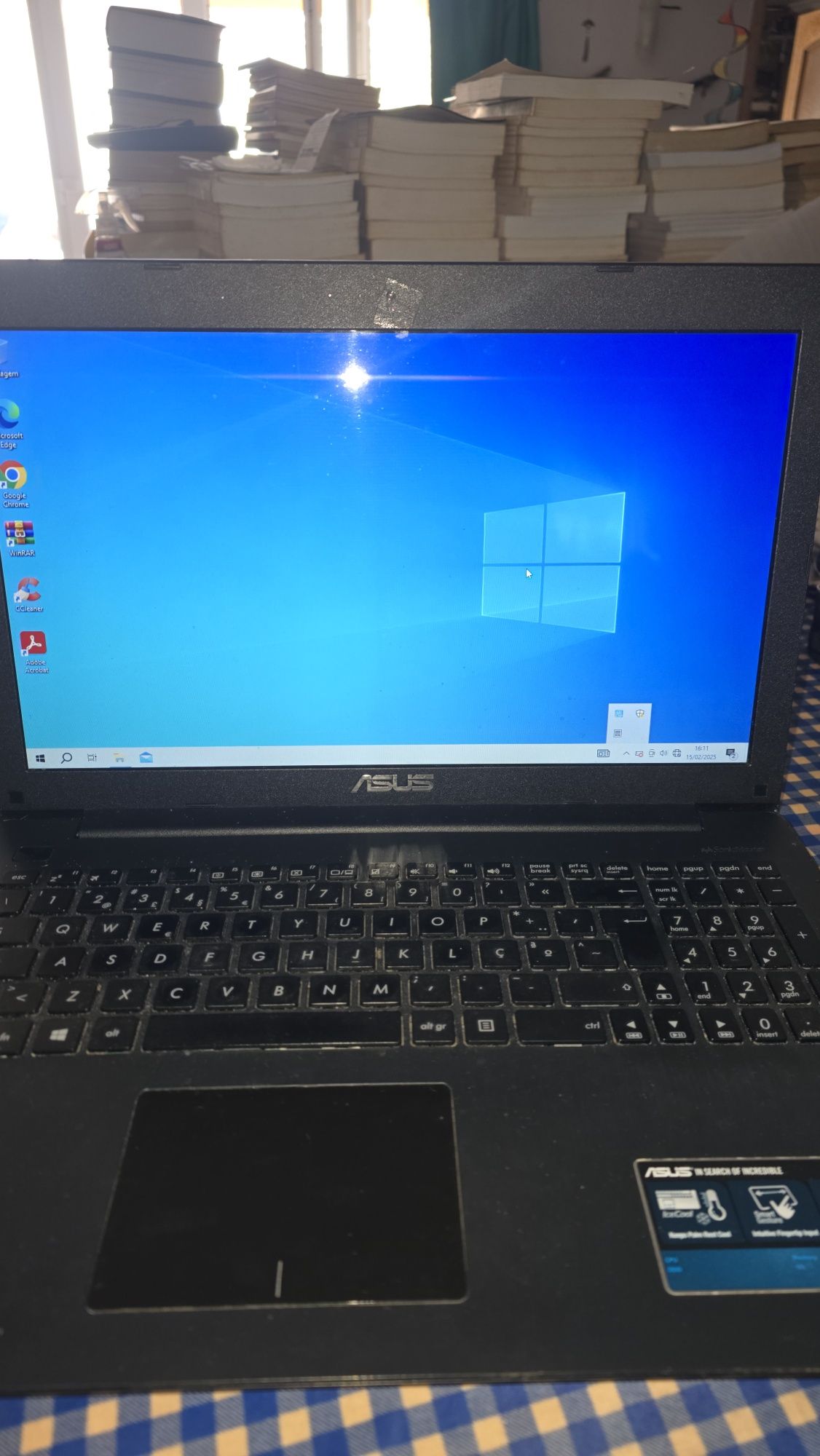 Portátil Asus F553M