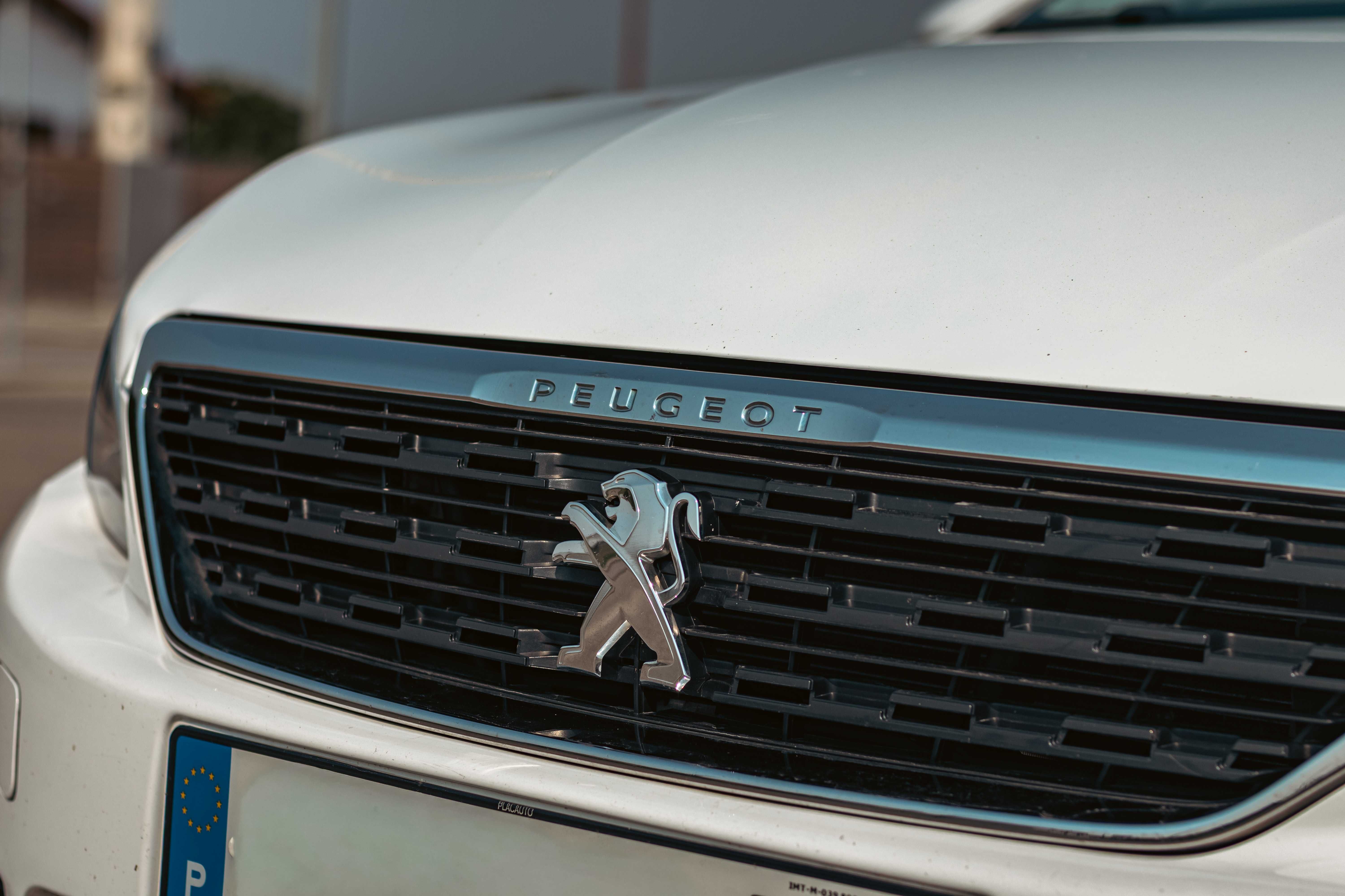 2019 PEUGEOT 308 SW AUTOMÁTICO 130cv