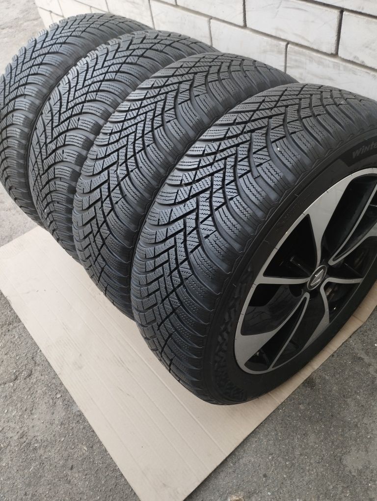 R16 4 100 диски Renault в сборе с зимними шинами.