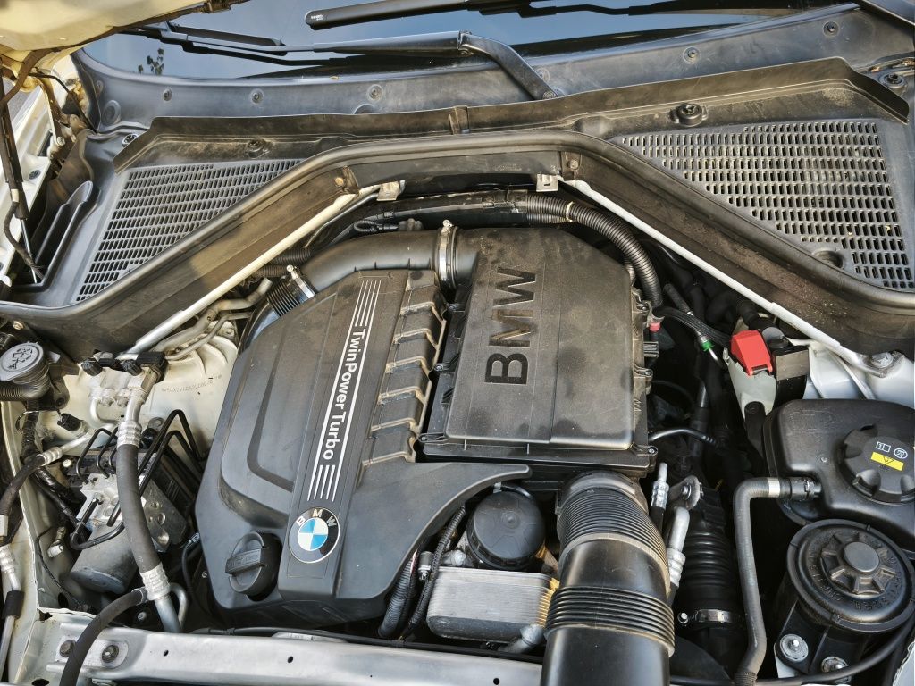 Подам BMW X5 E70