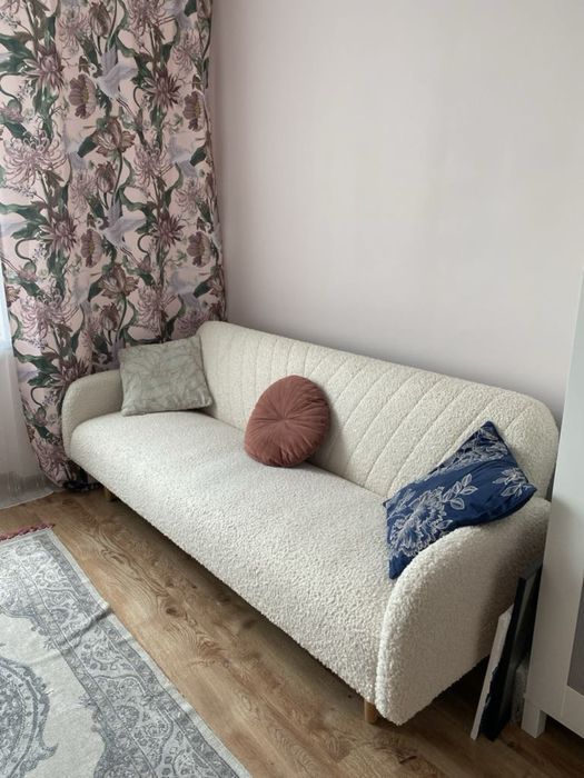 Kanapa boucle baranek z funkcją spania