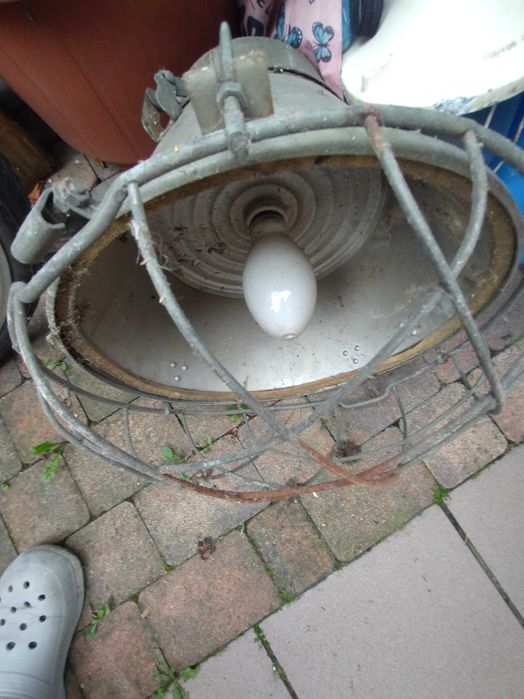 Stara lampa warsztatowa PRL
