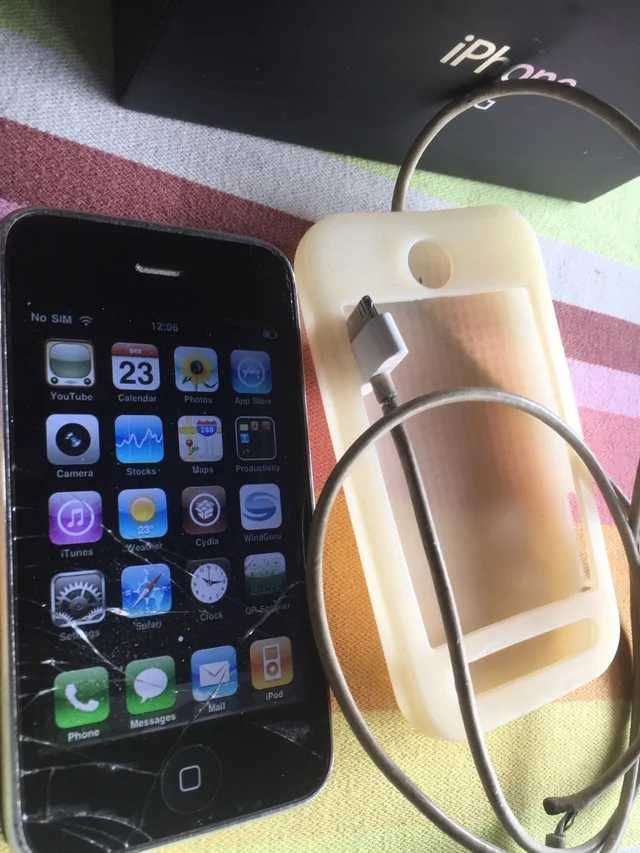 Apple iPhone 3G 8GB