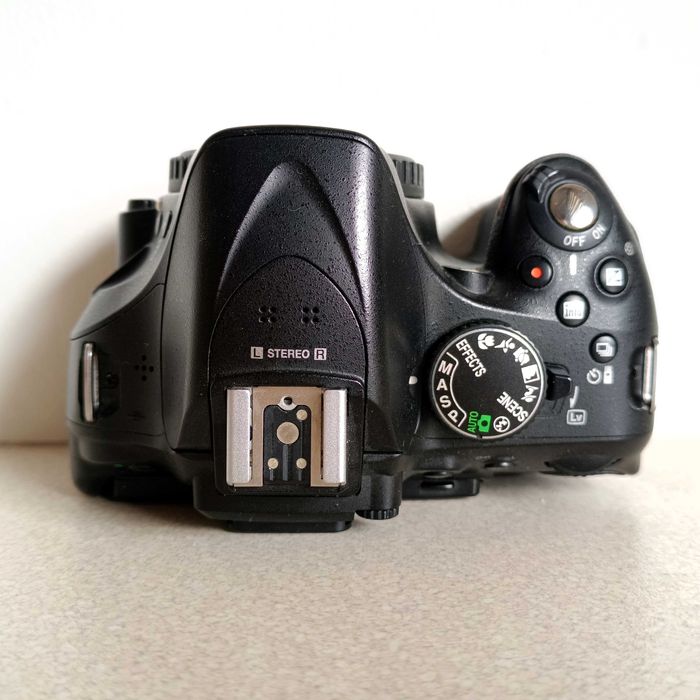 Lustrzanka Nikon d5200, na części z drobnymi usterkami.