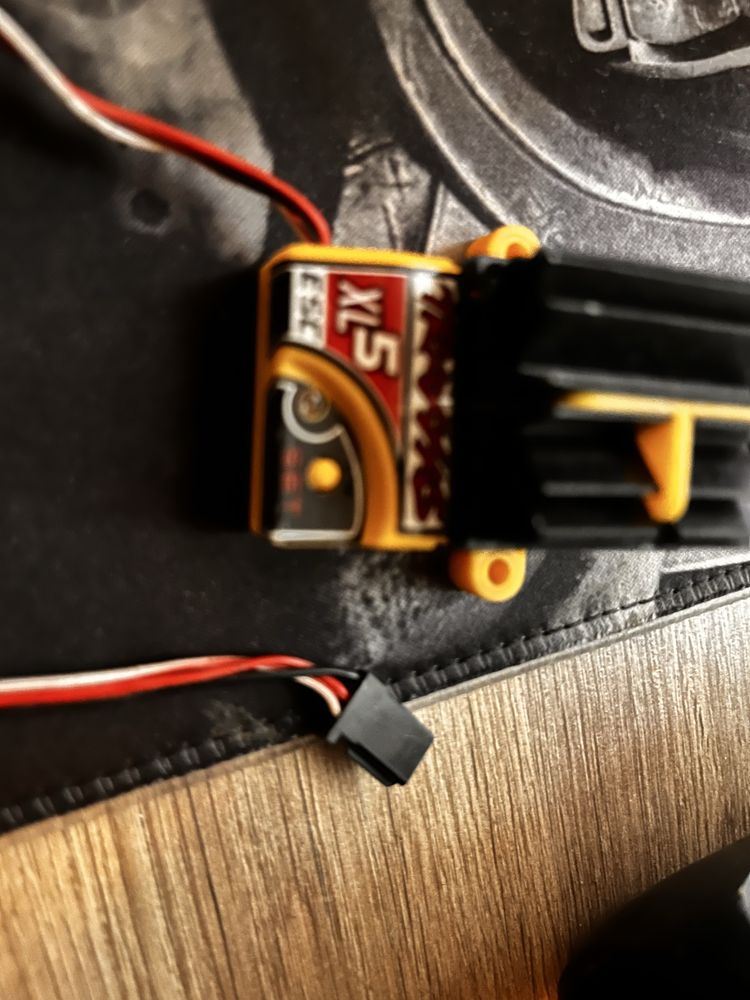 Regulator traxxas „stan nieznany”