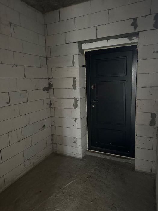 Таунхаус з виходом до озера;Лівий берег, с.Гнідин; на території басейн