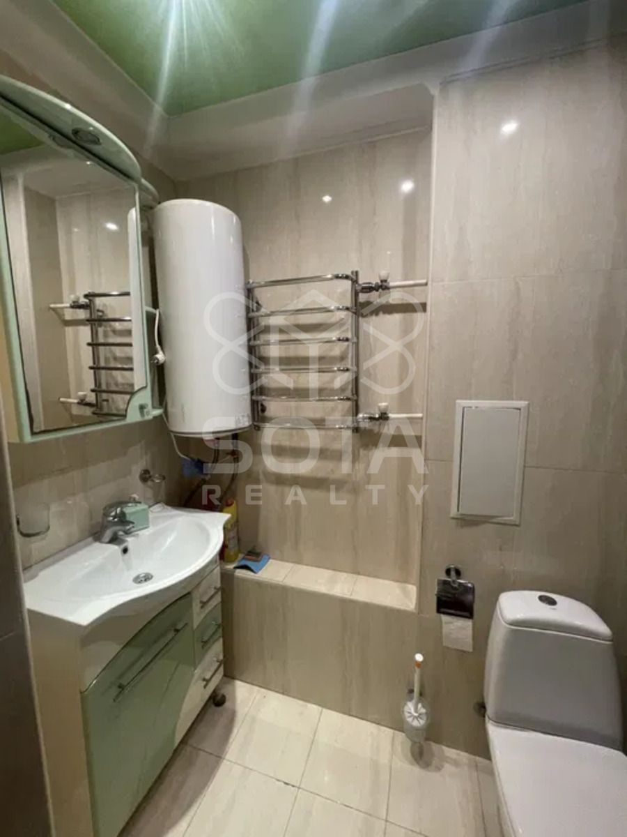 Затишна 1к квартира, вул. Кубанської України 29, метро Лісова
