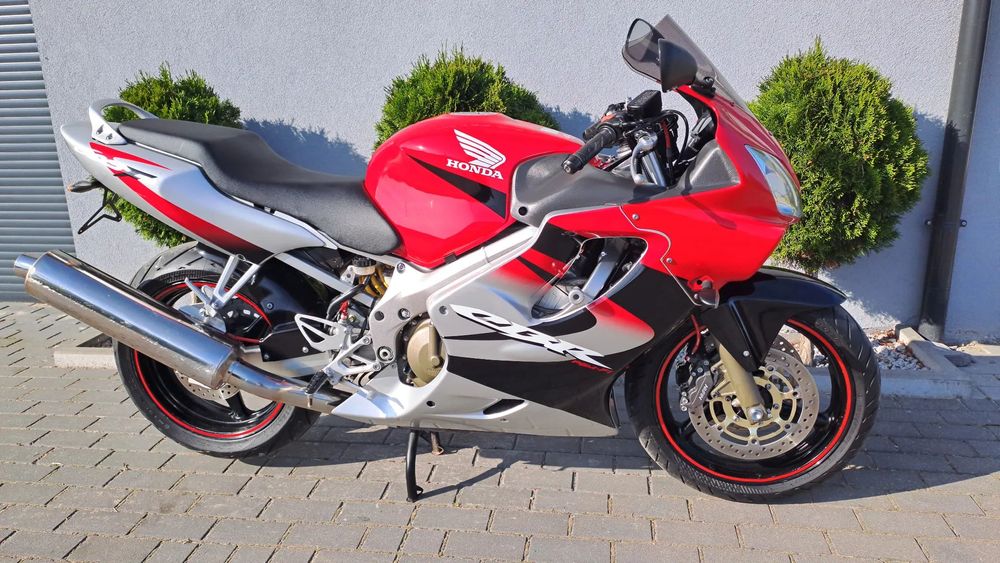 Honda CBR cbr f4i 600 wtrysk 2004 SUPER STAN serwisowany RATY