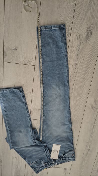 Jeansy spodnie damskie Mom Slim fit Stradivarius 36