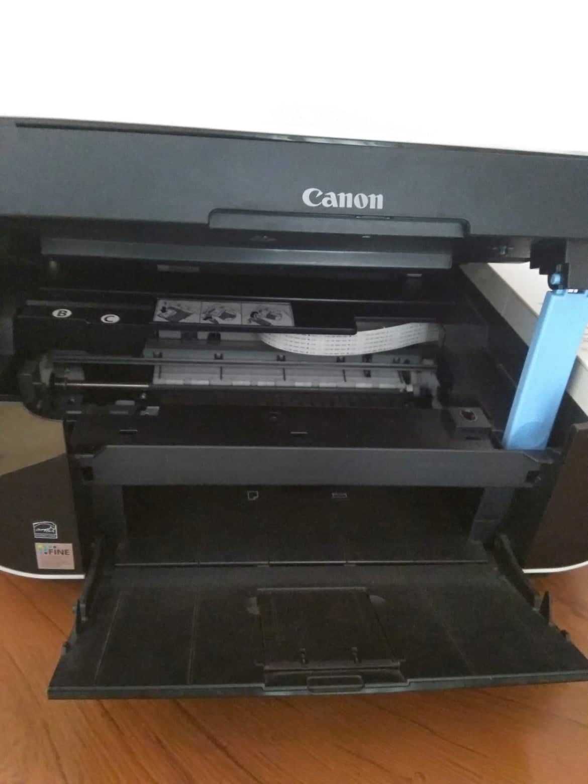 Impressora Canon com scaner