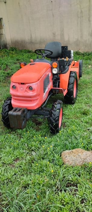 Mini trator com matrícula