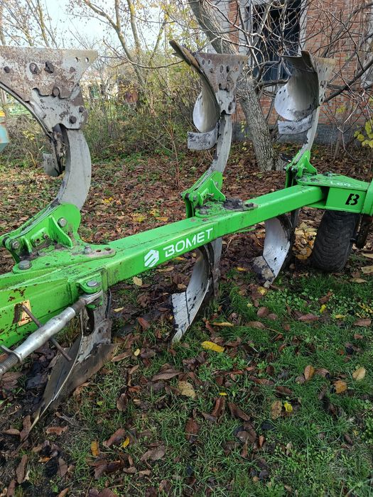 Плуг оборотний 3 х корпусний бу мало ВОМЕТ вже до МТЗ 892