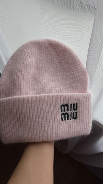 Шапка з вовни та мохеру в стилі Miu Miu