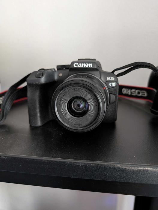 Vendo 2 câmeras: Canon R6 MKII e lente kit mais Canon R10 e lente kit