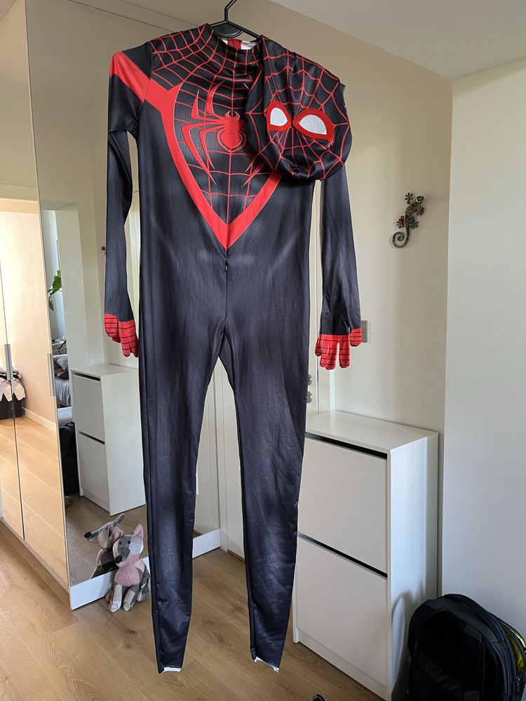 Strój Spiderman 140 cm, bal przebierańców, kostium