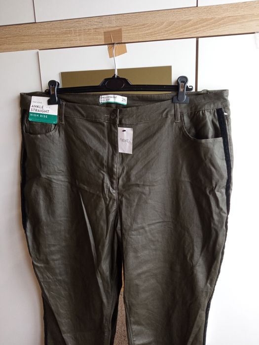 Next nowe spodnie damskie skórzane woskowane khaki lampasy 54