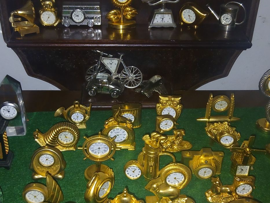 Coleção 100 relógios  minitura por 500 € ao cada 6,50  €