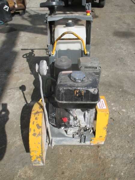 Przecinarka jezdna spalinowa do betonu kamienia Husqvarna FS400LV